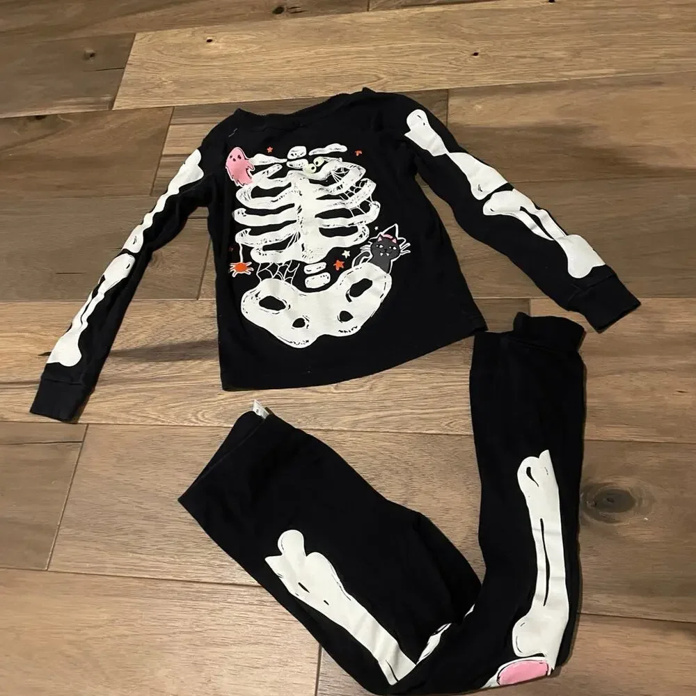 Carter’s Girls Skeleton Pajamas Size 8